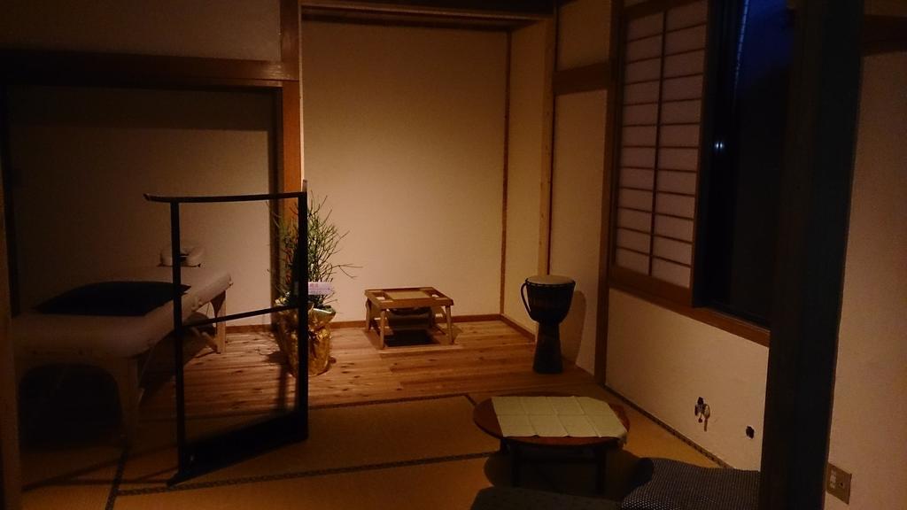 Teishaba Guesthouse&Cafe Fujiyoshida Extérieur photo