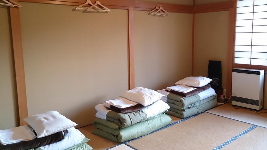 Teishaba Guesthouse&Cafe Fujiyoshida Extérieur photo