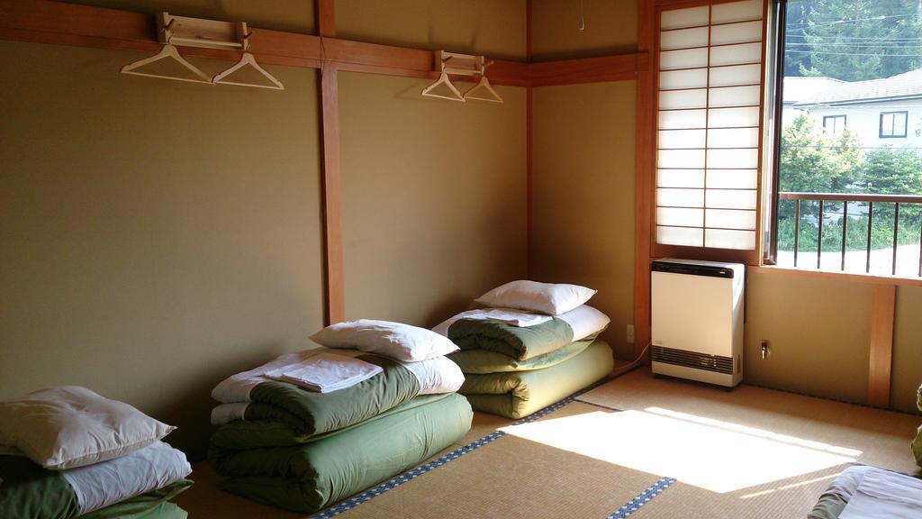 Teishaba Guesthouse&Cafe Fujiyoshida Extérieur photo