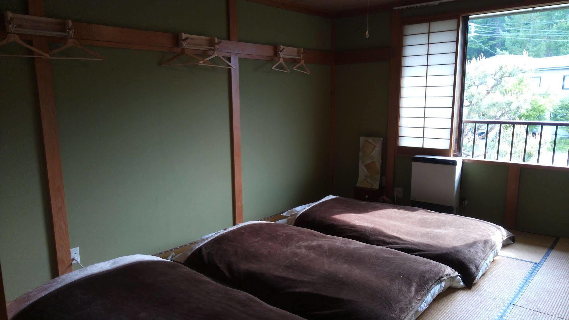 Teishaba Guesthouse&Cafe Fujiyoshida Extérieur photo