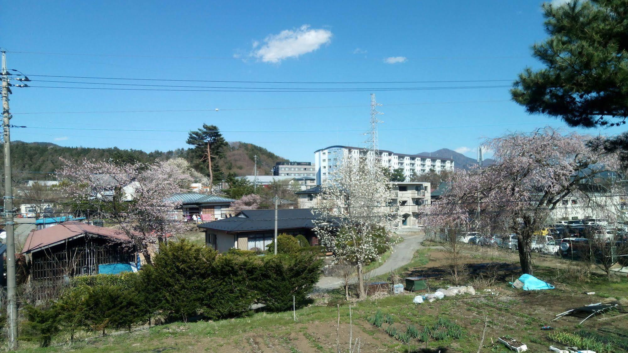 Teishaba Guesthouse&Cafe Fujiyoshida Extérieur photo
