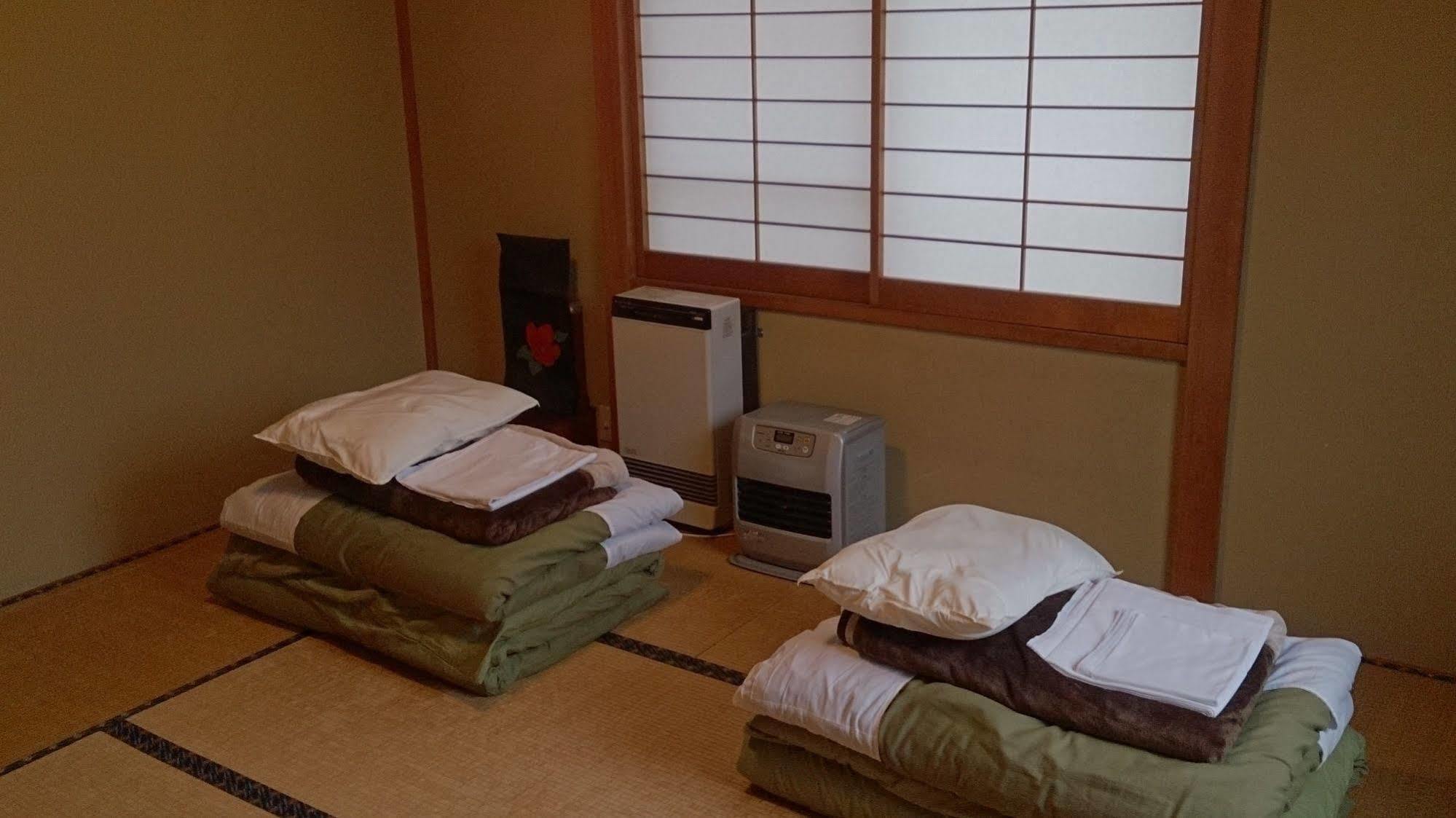 Teishaba Guesthouse&Cafe Fujiyoshida Extérieur photo